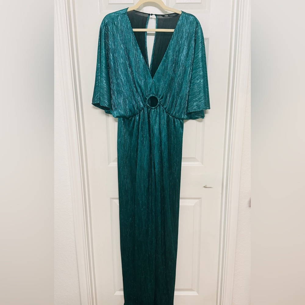 Zara Emerald Jumpsuit with Elegant Ring Accent